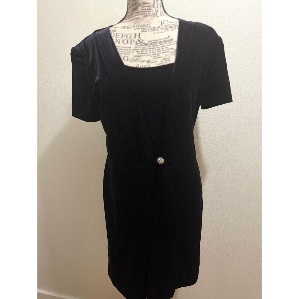 Vintage 90’s Retro Throwback Scarlett Cocktail Black Velvet Dress 5/6